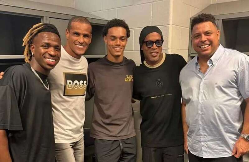 Ronaldinho shares pic with fellow Brazil legends as fans say 'too many trophies'