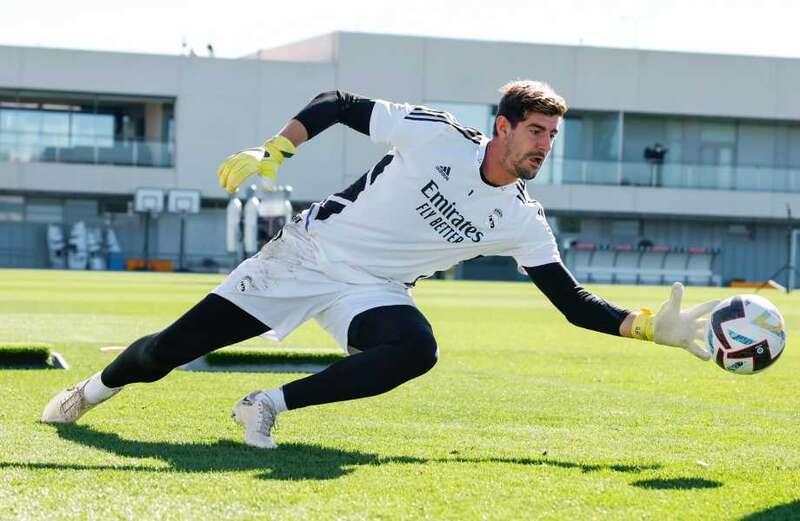 Courtois leaves Real training session 'in tears' after suffering  horror injury