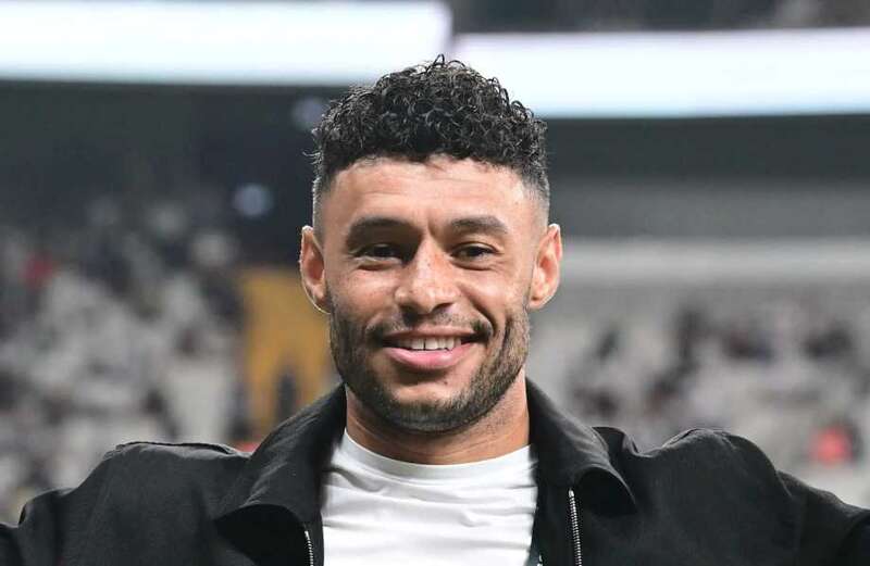 Ex-Arsenal star Oxlade-Chamberlain says he can't believe old team-mate is a pro