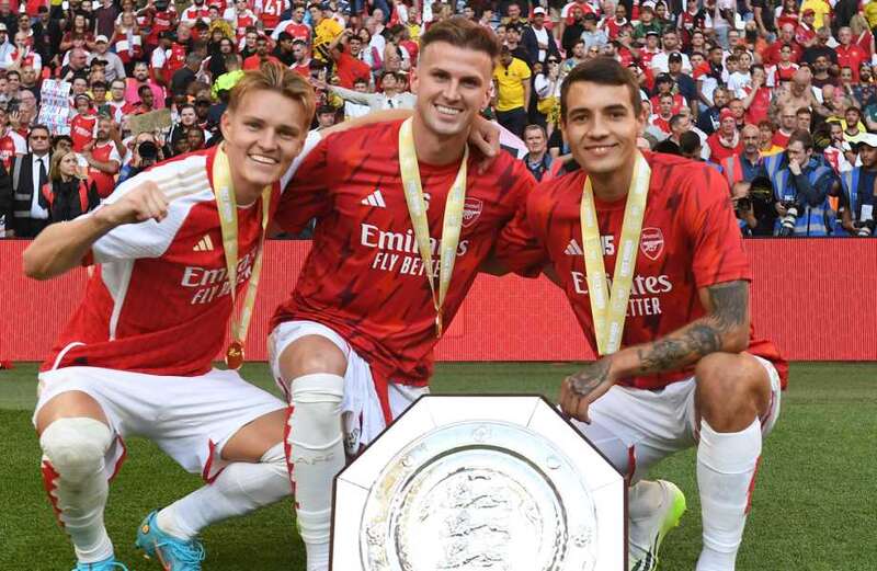 Holding hailed for gesture to team-mate after Arsenal win Community Shield