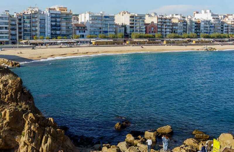 Two Brits killed after being flung from their motorbike on Spanish holiday