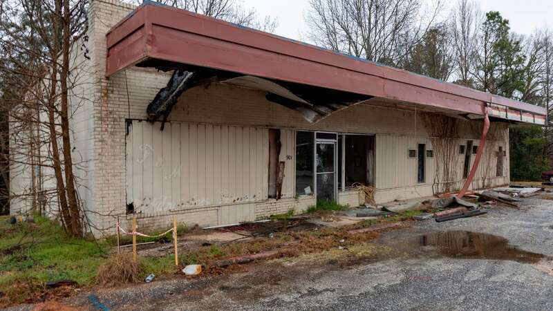 Outside the funeral home (Image: mediadrumimages/Leland Kent)