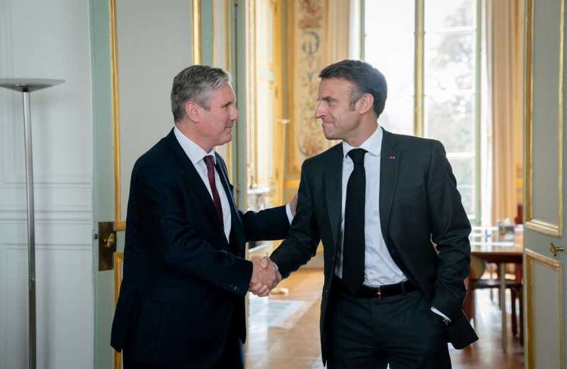 Keir Starmer meets French President Emmanuel Macron in Paris for Brexit talks