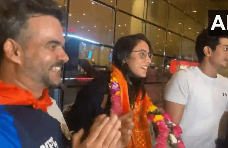 Smriti Mandhana gets hero’s welcome after winning gold at Asian Games