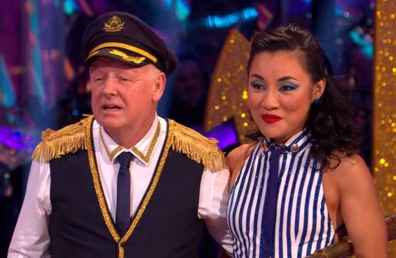 Les Dennis is savaged by Strictly fans after 'terrible' Samba