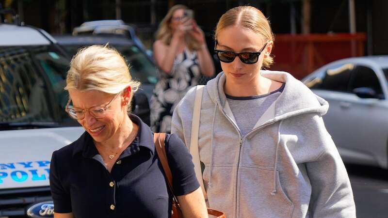 Sophie Turner seen with legal team starting divorce 