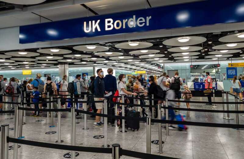 Airport blunders let 1K travellers enter UK without passing passport control