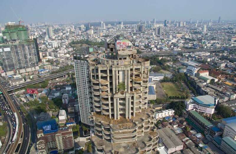 Inside derelict skyscraper abandoned for 26yrs & is now a  giant billboard