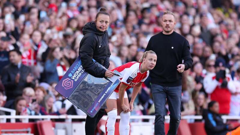 Jonas Eidevall brings on Beth Mead against Aston Villa