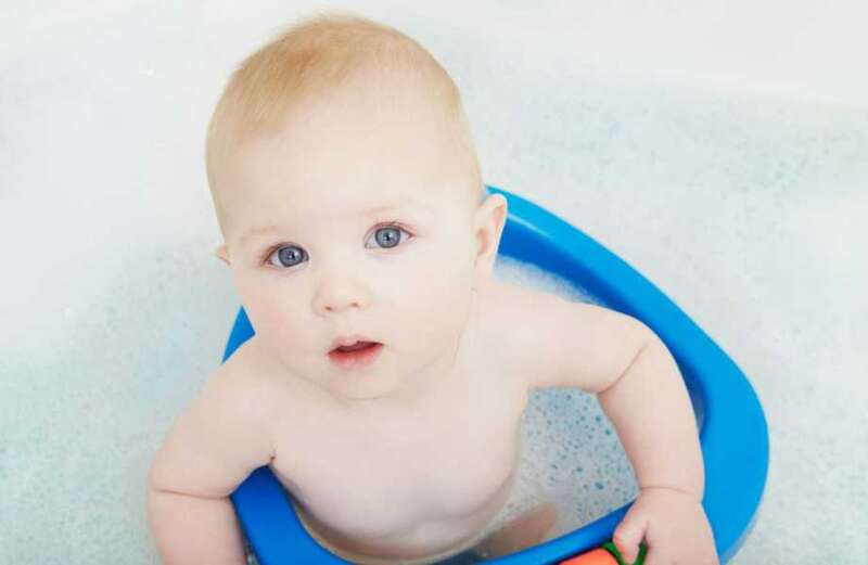 Ex-paramedic issues warning to parents over baby bath seats that can be fatal