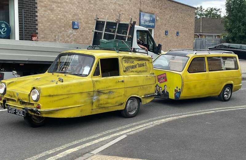 Only Fools megafan driven to funeral in replica of Del Boy's three-wheeler