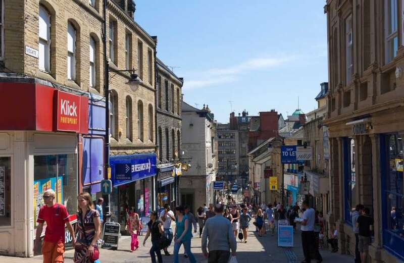 80% of shoppers say it's 'very important' to keep high street alive, poll finds