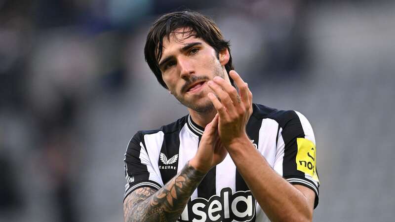 Sandro Tonali applauds the Newcastle support (Image: Getty Images)