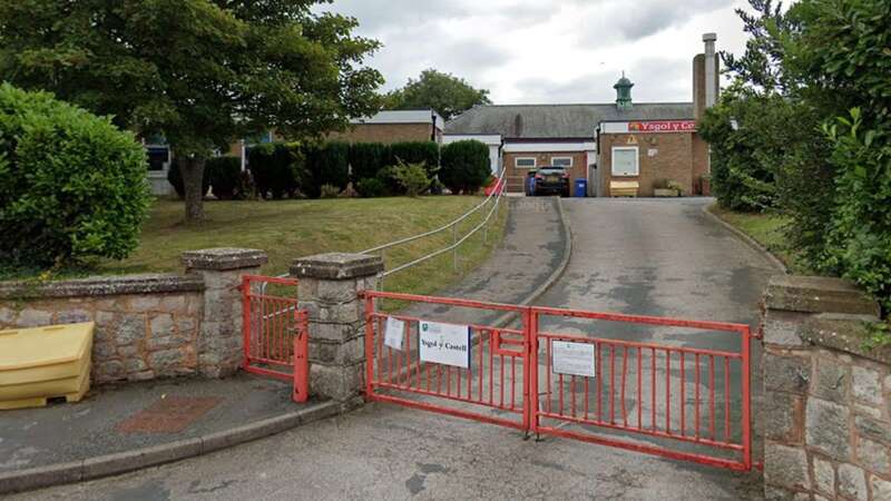 The mum parked her car near Ysgol Y Castell primary school