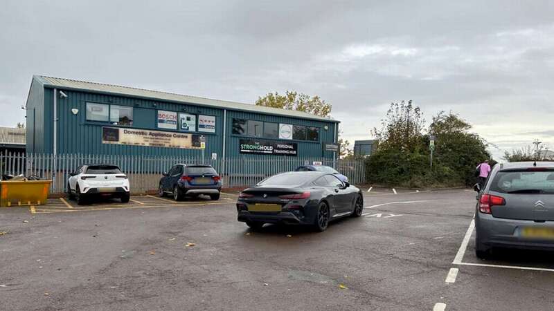 The vehicle was left right in the middle of the car park (Image: reddit.com)