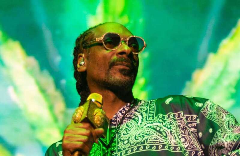 Fans ask if Snoop Dogg 'OK' as rapper announces he's 'giving up smoke'