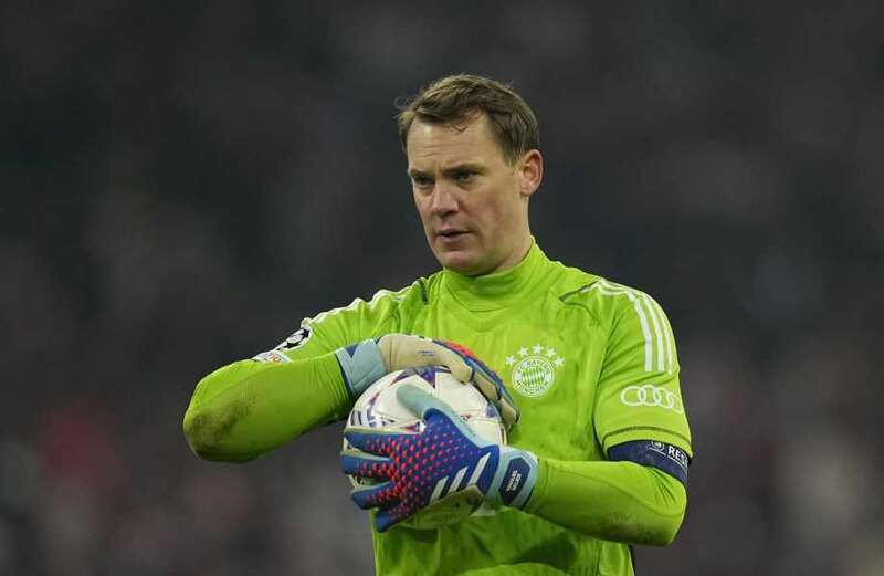 Bayern Munich 'considering three options' to replace Neuer... despite new deal