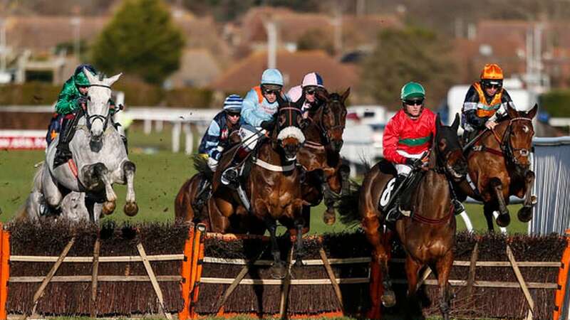 Plumpton features a seven-race card on Monday, where Newsboy