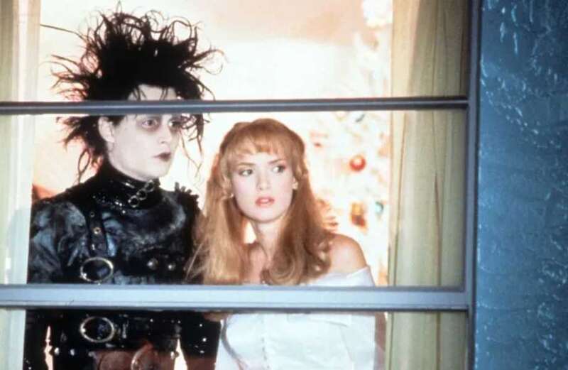 How old was Winona Ryder in Edward Scissorhands?