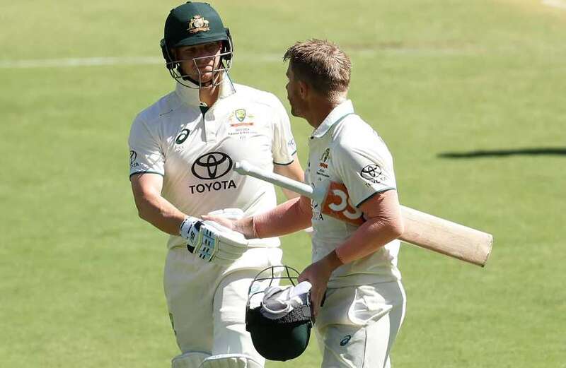 Play resumed after an utterly bemusing seven minutes at the MCG