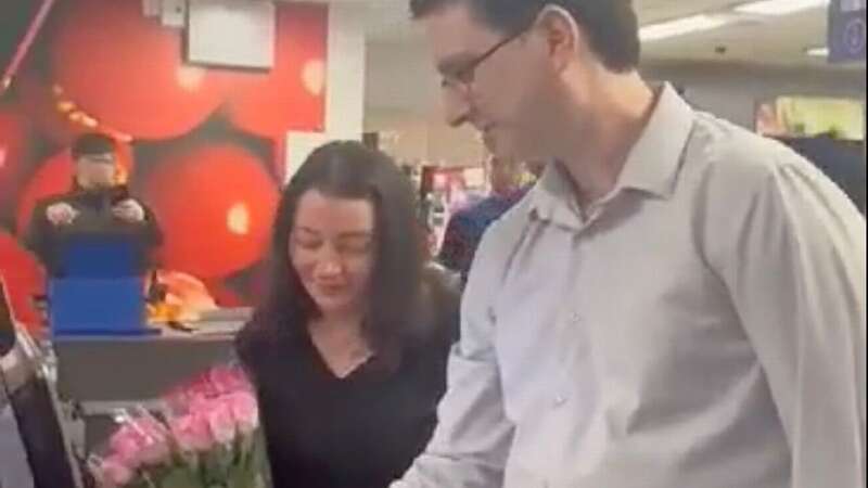 Tesco employee proposes to girlfriend at self-checkout - and people are divided