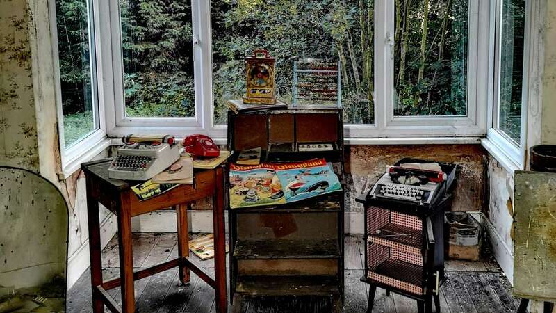 The Toddington home has been left to ruin (Image: mediadrumimages/Kyle Urbex)