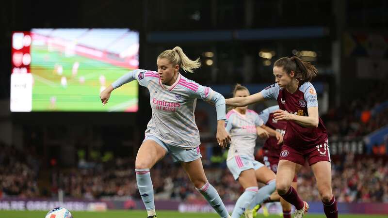 Alessia Russo holds off Aston Villa