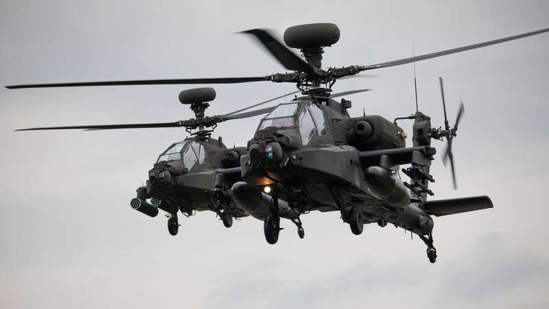 The four Apache Mk1 helicopters are seen arriving at, and later departing from, RAF Shawbury (Image: Iain Knox/SWNS)