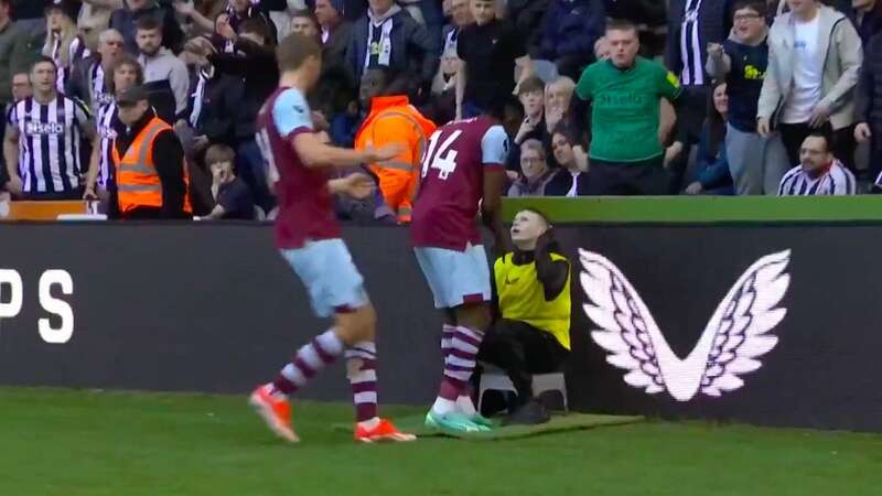 Mohamed Kudus talks to the Newcastle ballboy, wanting his seat to celebrate (Image: BT Sport)