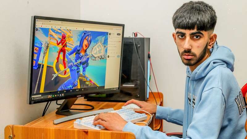 Shakir Hussain, 15, in his house in Birmingham (Image: Joseph Walshe / SWNS)