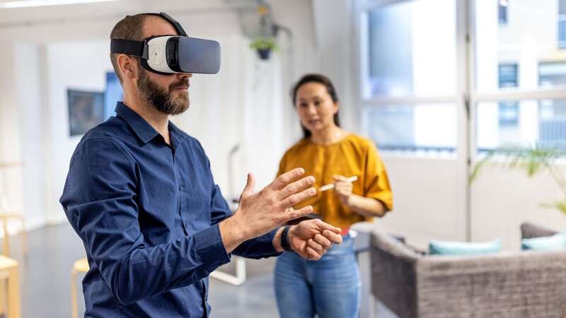 VR sessions can reduce pain for cancer patients [stock photo] (Image: Getty)