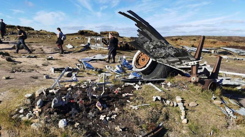 The B12 plane crash site in the Peak District near Glossop (Image: Manchester Evening News)