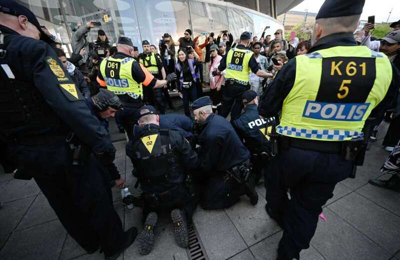 Armed police officers arrived to reinforce the arena just 15 minutes before the contest began