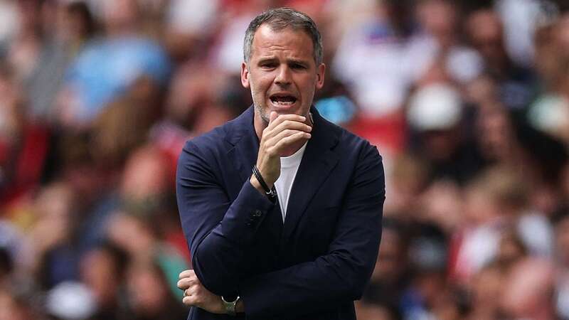 Tottenham boss Robert Vilahamn shouts instructions to his team during the Women