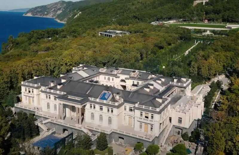 Putin recently renovated the palace and removed a 