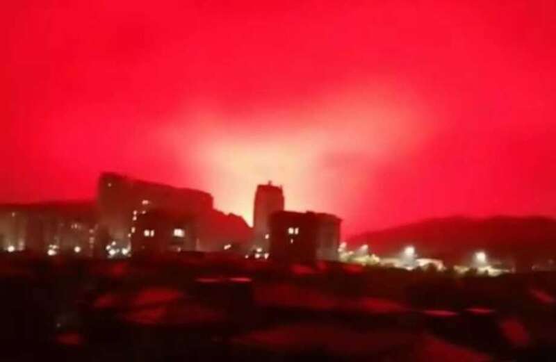 Watch the moment the sky turns blood red over a Chinese city