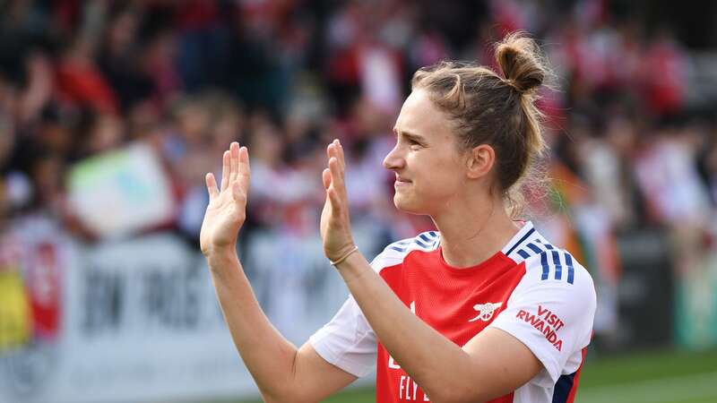 Vivianne Miedema waves goodbye to fans (Image: 2024 The Arsenal Football Club Plc)