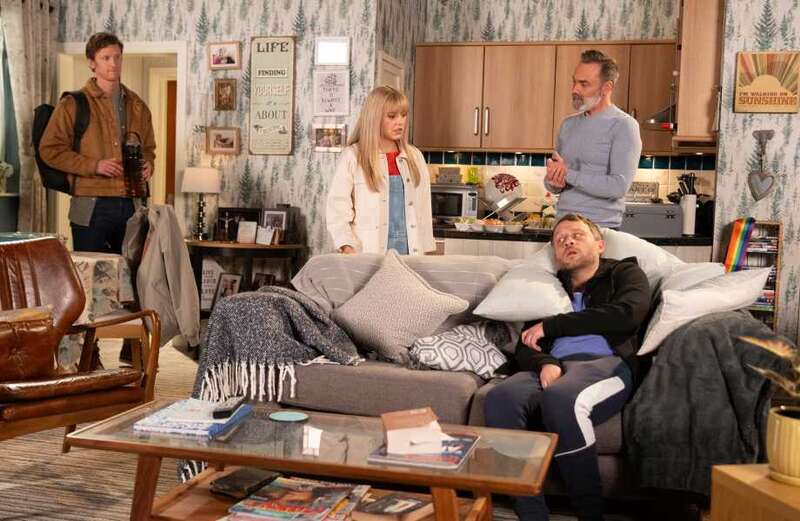 Stairs are an issue for two Weatherfield residents in upcoming scenes