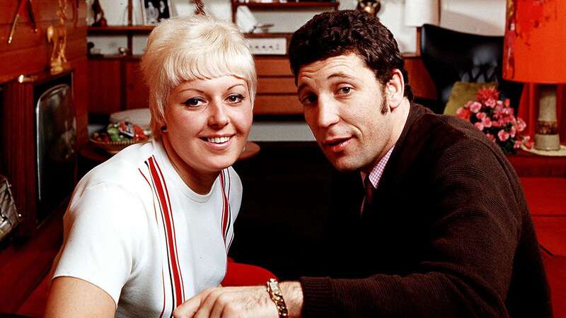 Tom Jones at home with his wife Melinda (Image: Getty)