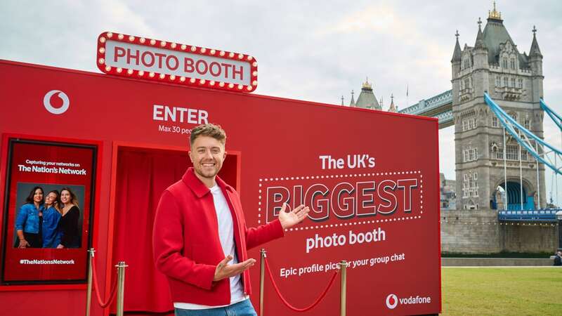 Vodafone unveils the UK’s biggest photo booth with broadcaster Roman Kemp in London, designed to capture the nation’s networks, creating epic profile pics for the UK’s eclectic group chats, social networks and communities. (Image: Simon Jacobs/PinPep)