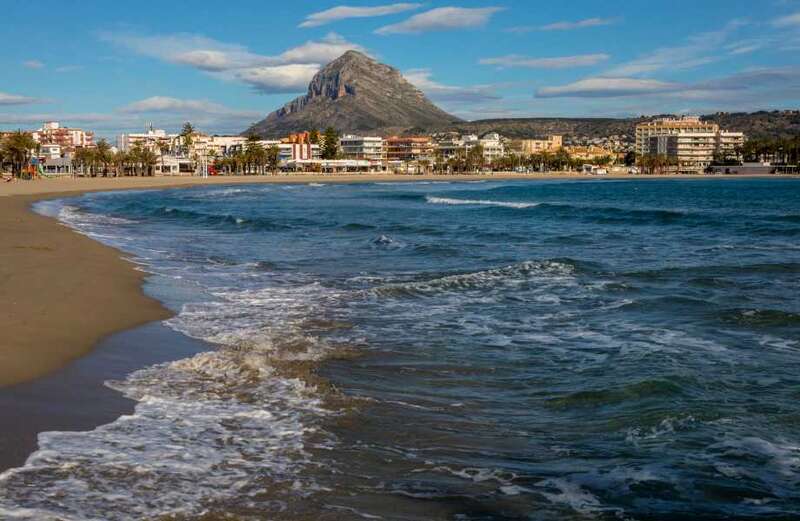 The blue-flag beach of Arenal is vast and golden, and is all you need to keep the family happy