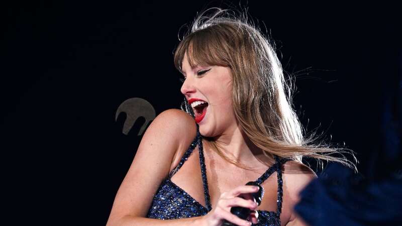 Taylor Swift seemingly got a massive pizza delivery mid-show in the United Kingdom (Image: Gareth Cattermole/Getty Images f)