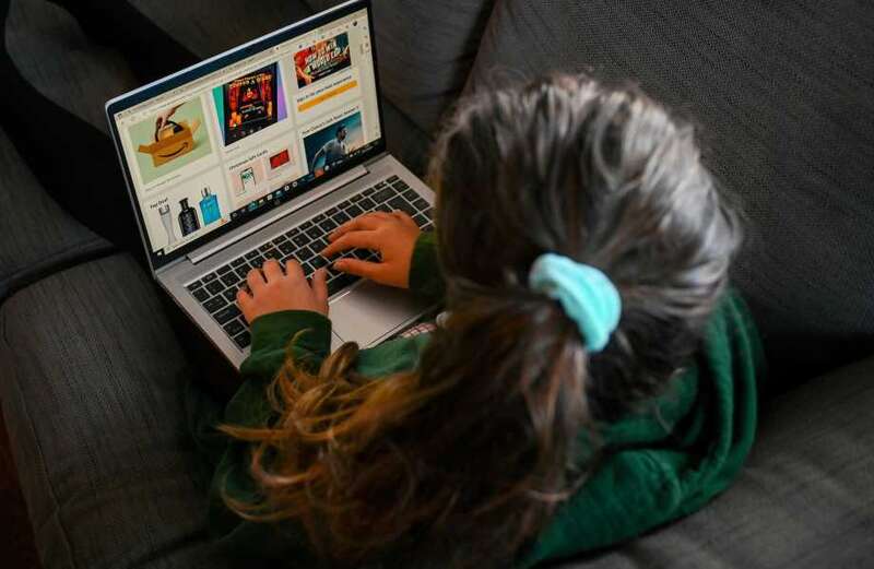 Parents are struggling with how to navigate the online world with their kids