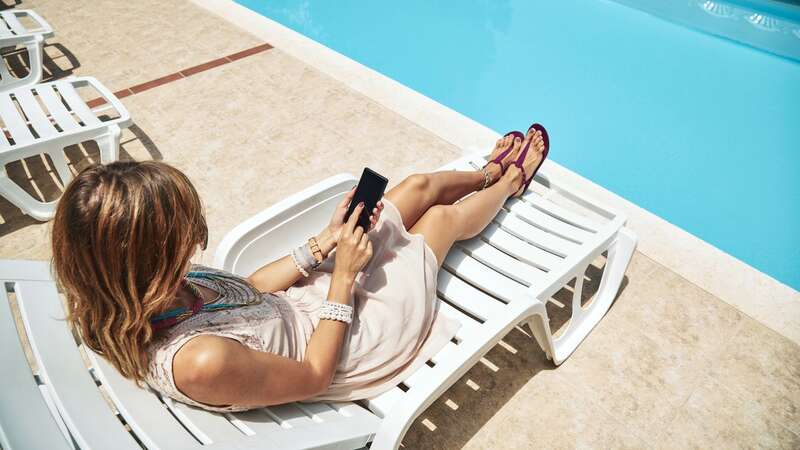 Read by the pool all summer long without having to open your eyes with Amazon