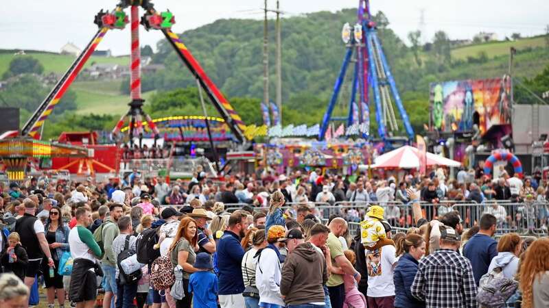 Crowds at the Wales Balloon Festival outside Carmarthen (Image: Richard Swingler Photography)