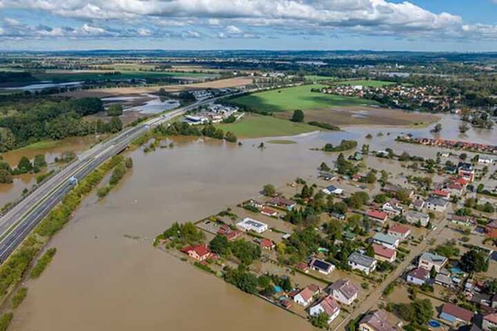 Death toll rises to 16 as ‘dramatic’ flooding in central Europe persists