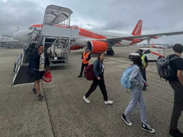 ’Bag of vapes’ explodes on EasyJet flight, prompting an emergency landing