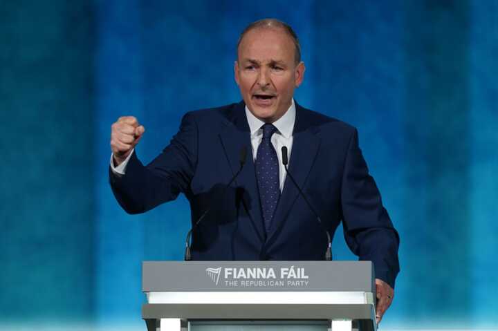 Centre-right Fianna Fáil and Fine Gael poised to retain power in Ireland