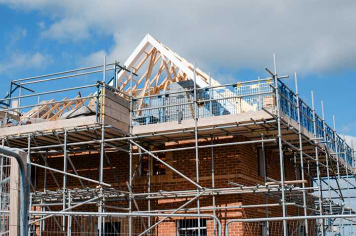 UK lacks enough builders to meet Labour’s target of 1.5m new homes