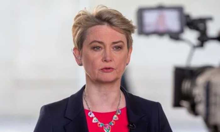 Yvette Cooper urged to lift ’cruel’ pause on Syrian asylum decisions